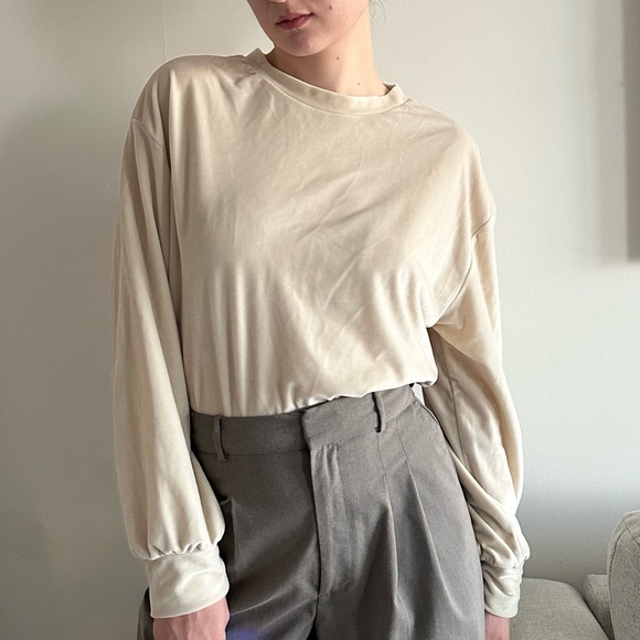 ZARA CREAM VELVET SWEATSHIRT - Picture 1 of 5